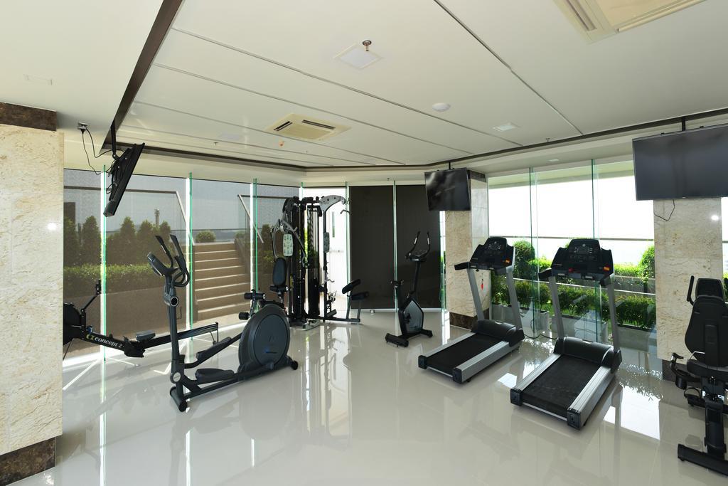 Peak Towers Condominium Pattaya Exterior photo